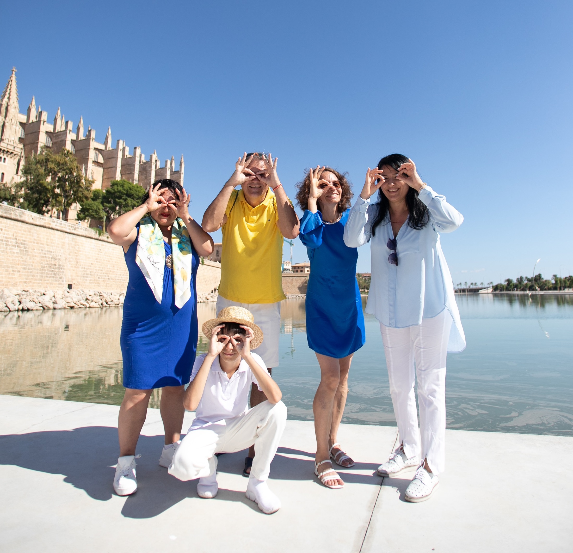 ✍ 𝗘𝘅𝗽𝗹𝗼𝗿â𝗻𝗱 𝗮𝗱â𝗻𝗰𝗶𝗺𝗶𝗹𝗲 𝗽𝗿𝗼𝗽𝗿𝗶𝗲𝗶 𝗲𝘀𝗲𝗻ț𝗲: 𝗰ă𝗹ă𝘁𝗼𝗿𝗶𝗮 𝘀𝗽𝗿𝗲 𝗮𝘂𝘁𝗲𝗻𝘁𝗶𝗰𝗶𝘁𝗮𝘁𝗲